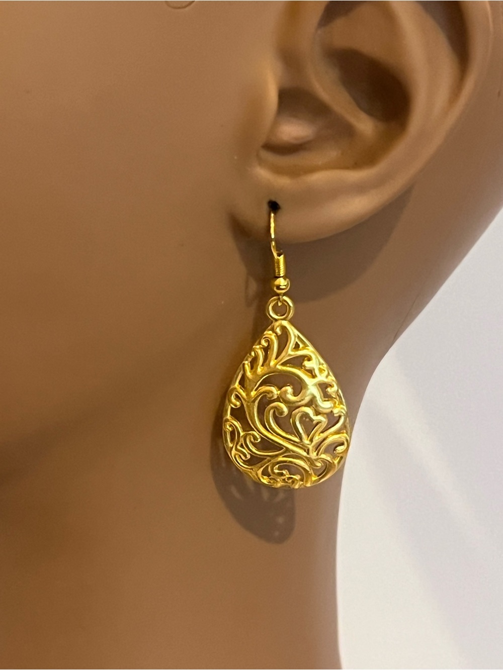 Gold Teardrop Filigree Dangle Earrings - Women's Fashion